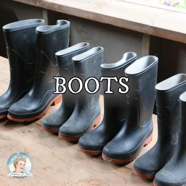This recycled project shares tips for making garden art dogs from old rubber boots or wellies.