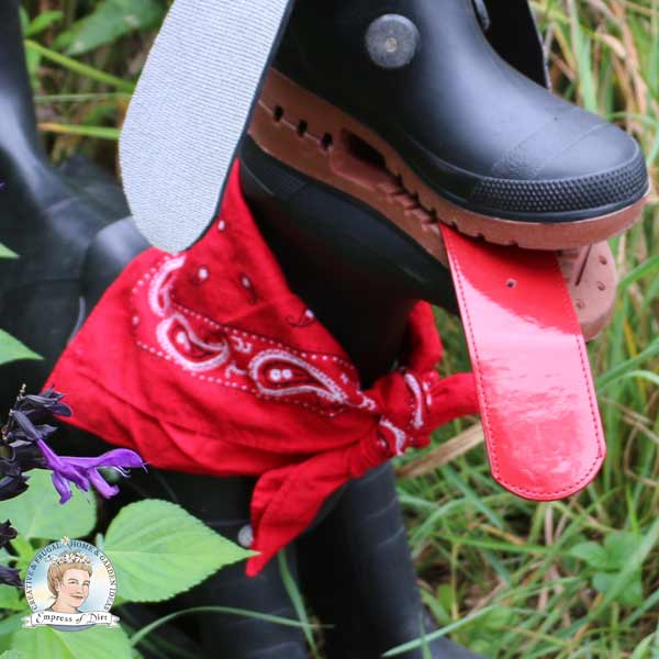 This recycled project shares tips for making garden art dogs from old rubber boots or wellies.
